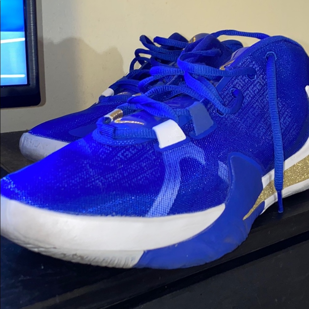 Zoom Freak 1s, basketball sneakers!
